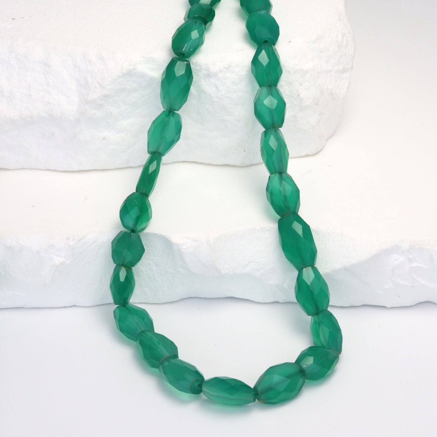 Green Onyx 10x8mm Faceted Ovals Bead Strand