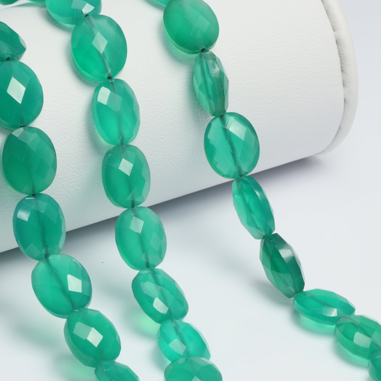 Green Onyx 11x9mm Faceted Ovals Bead Strand