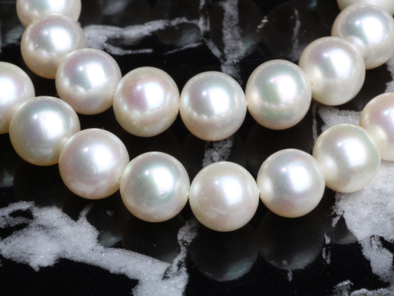 White Freshwater Pearl 8mm Smooth Rounds
