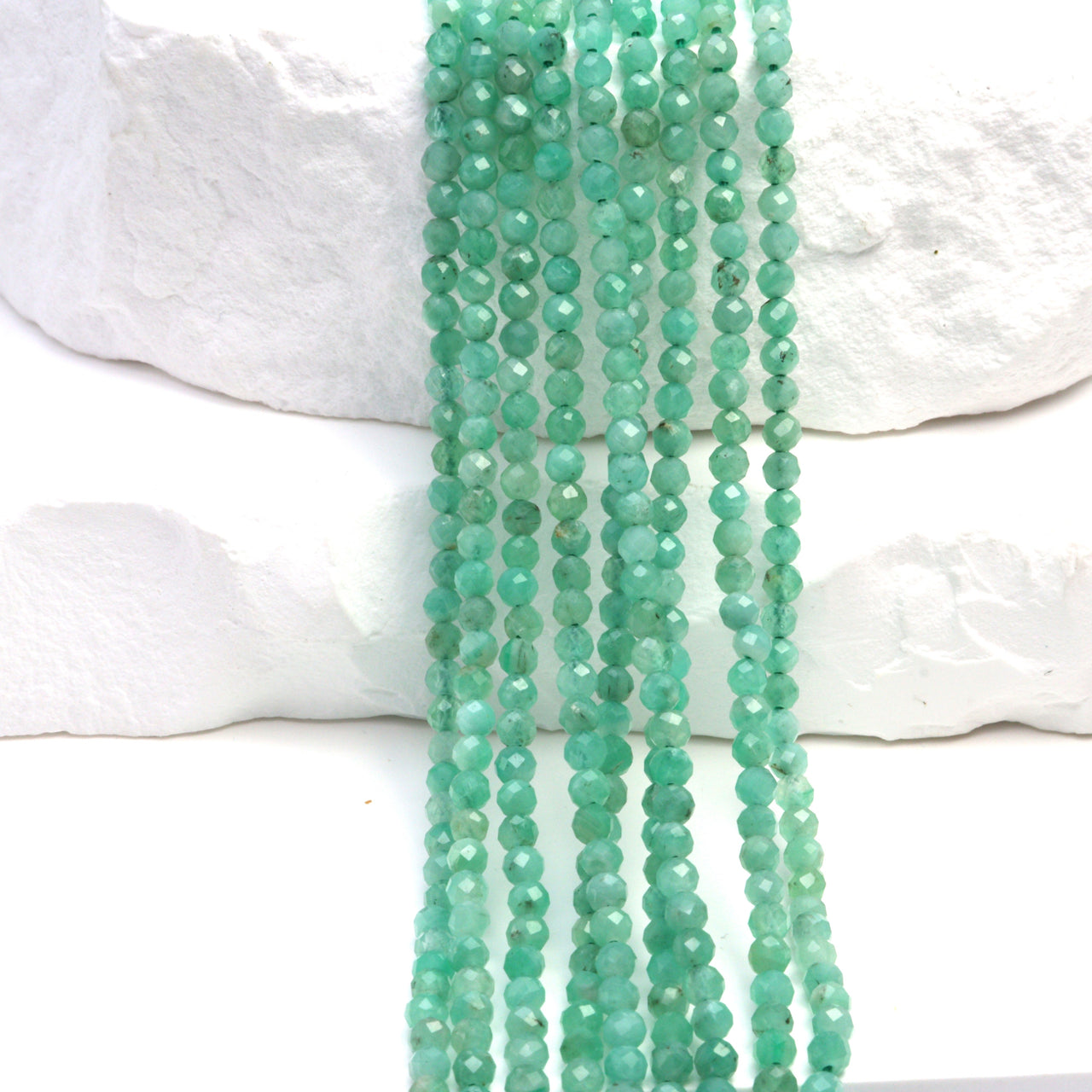 Light Green Emerald 2.5mm Faceted Rounds