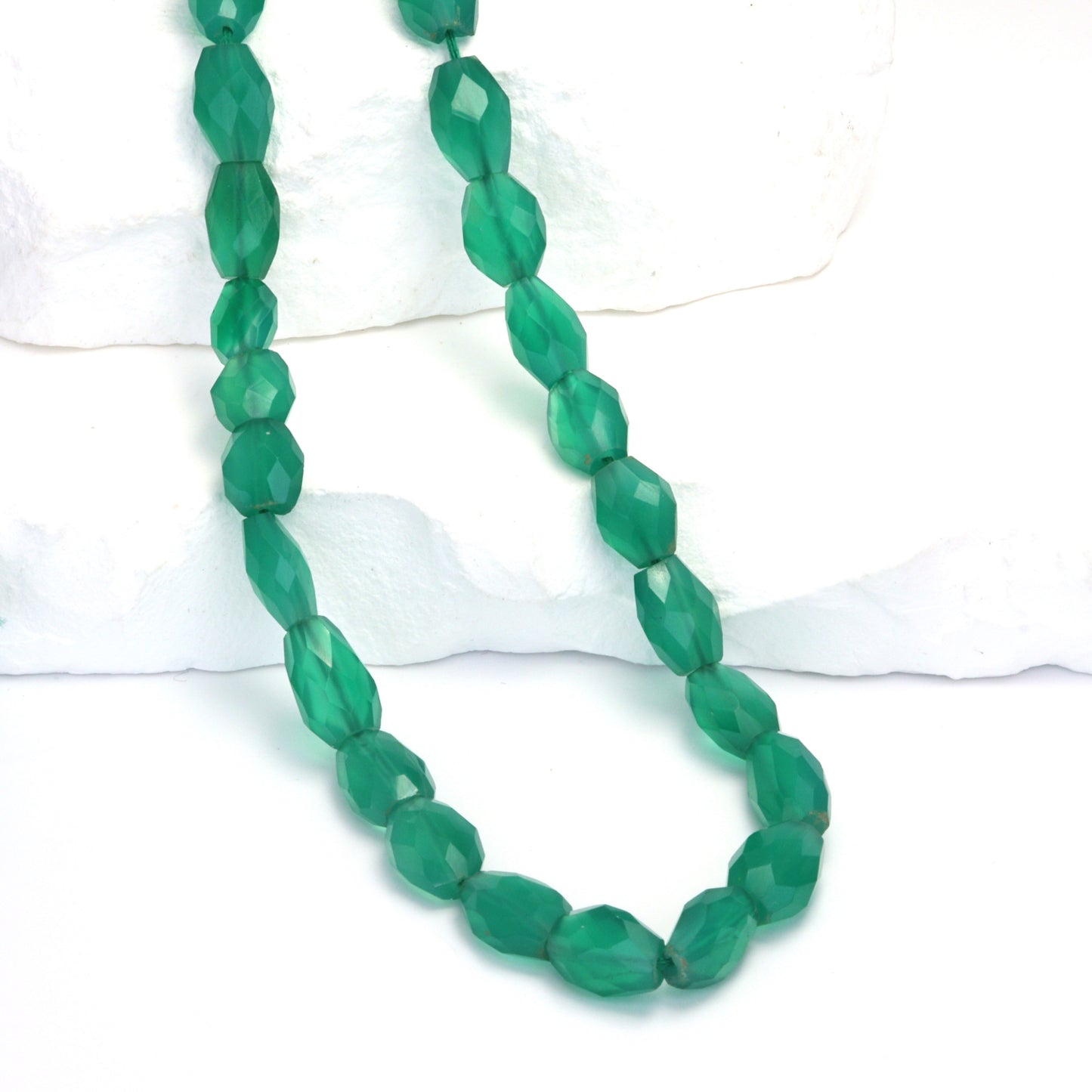 Green Onyx 10x8mm Faceted Ovals Bead Strand