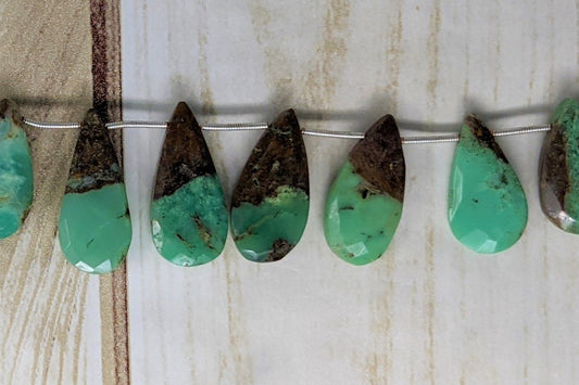Bi Color Chrysorpase 25x11mm Faceted Pear Shaped Briolettes